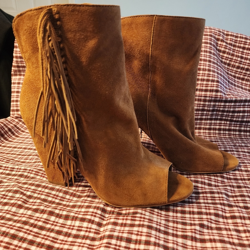 Dolce Vita Tan Suede Fringe Wedges